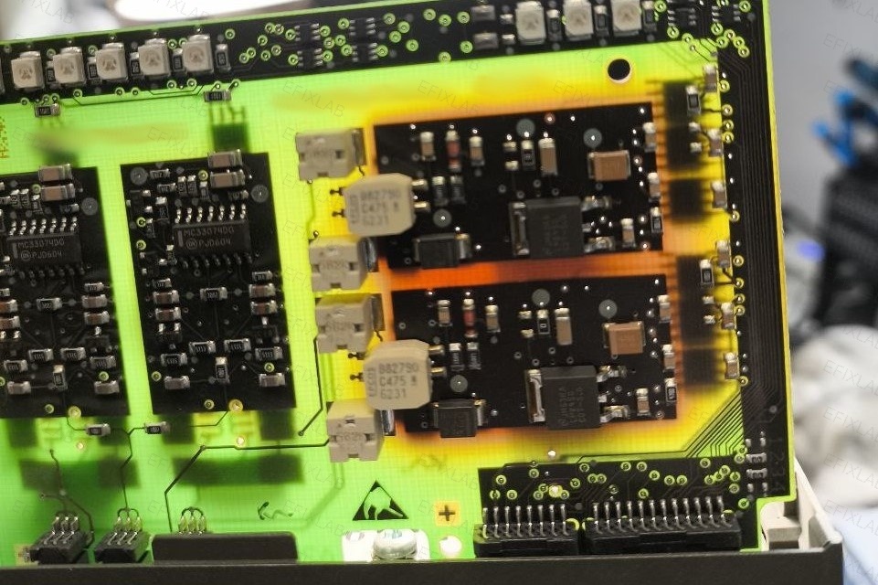 Przegrzana płytka z problemem przezroczystości